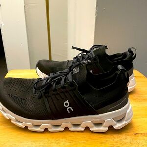 Mens On Cloudswift 3 Black and White 10